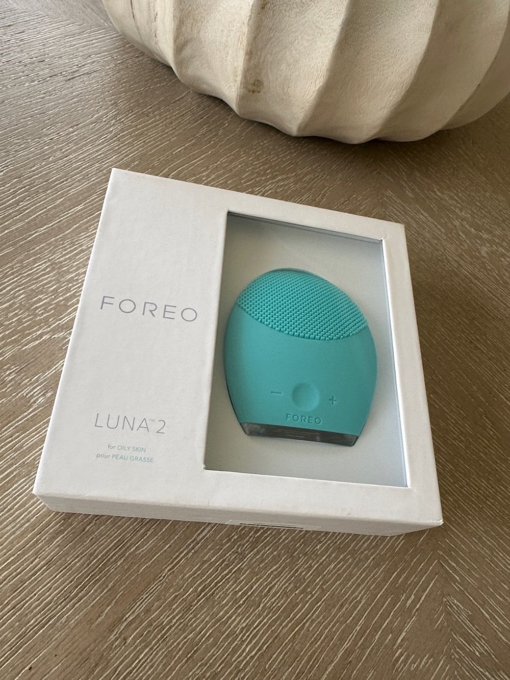 FOREO Luna 2 Facial Cleansing Device for Oily Skin in Aqua